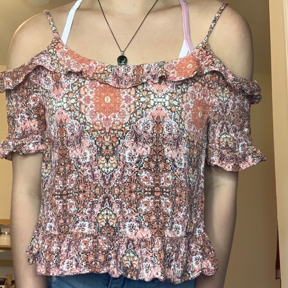 GARAGE COLD SHOULDER CROP TOP - Picture 1 of 3